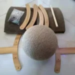 Rascador de Madera y Sisal para Gatos con Pelota Interactiva - imagen 20